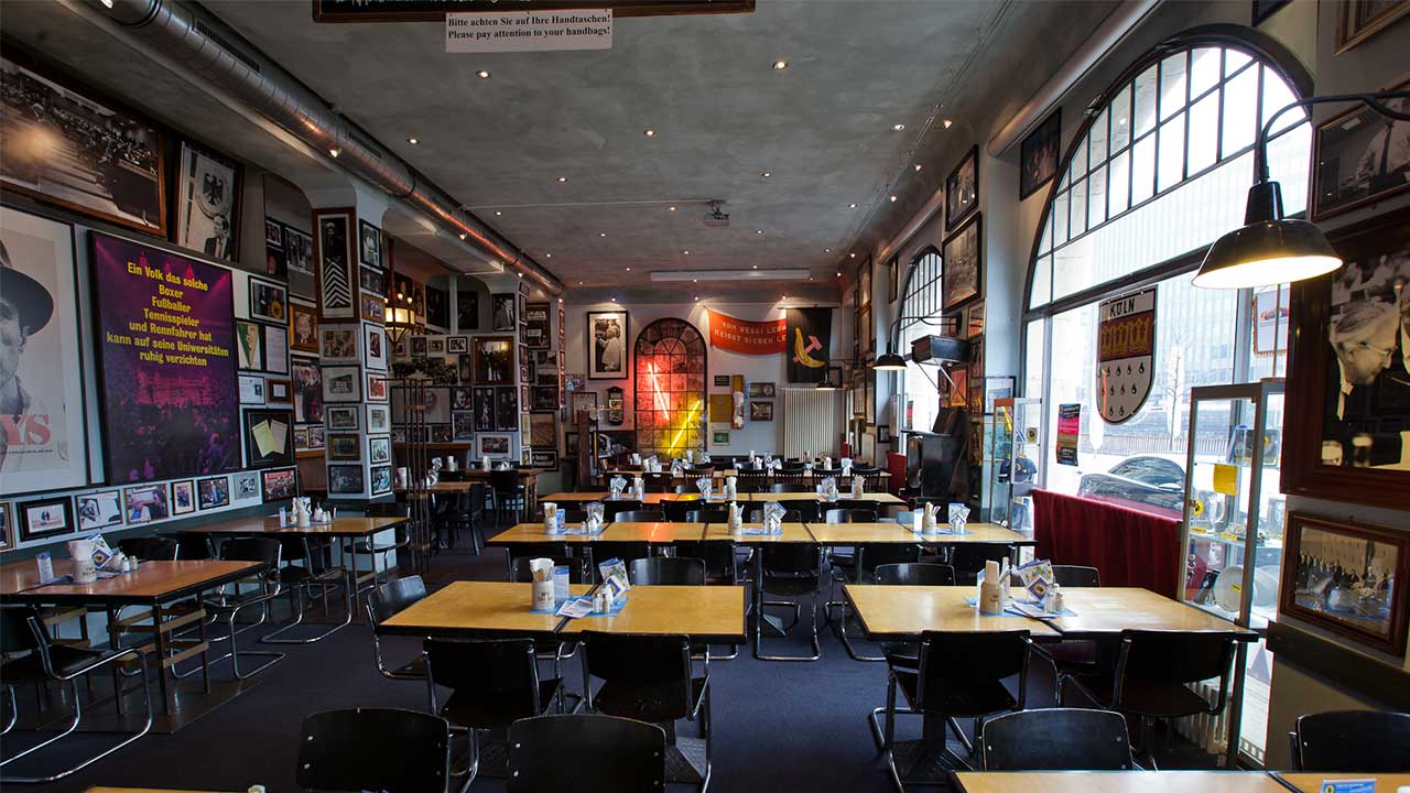 single men over 50 in berlin Five things i’ve learnt about dating in your 50s, by a man newly single after 28 years of marriage sink into a depression, or up your game and get out there when our guest writer, now in his 50s, became a widower, he wasn’t sure how to date again he has some great advice – from personal experience – for 50-something men going on dates. single men over 50 in berlin Five things i’ve learnt about dating in your 50s, by a man newly single after 28 years of marriage sink into a depression, or up your game and get out there when our guest writer, now in his 50s, became a widower, he wasn’t sure how to date again he has some great advice – from personal experience – for 50-something men going on dates.